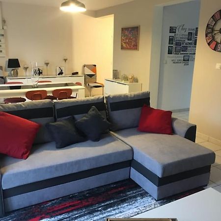 Centre Pierrefonds Superbe Appartement + Parking Ngoại thất bức ảnh