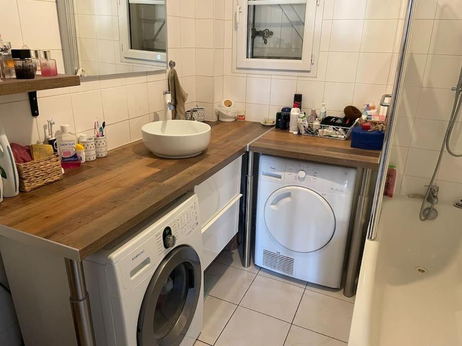 Centre Pierrefonds Superbe Appartement + Parking Ngoại thất bức ảnh