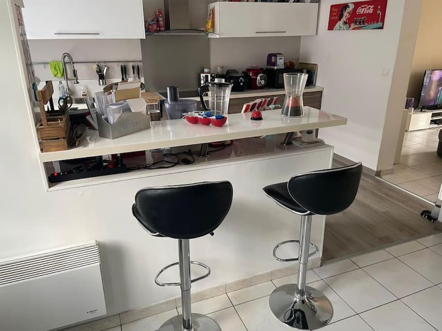 Centre Pierrefonds Superbe Appartement + Parking Ngoại thất bức ảnh